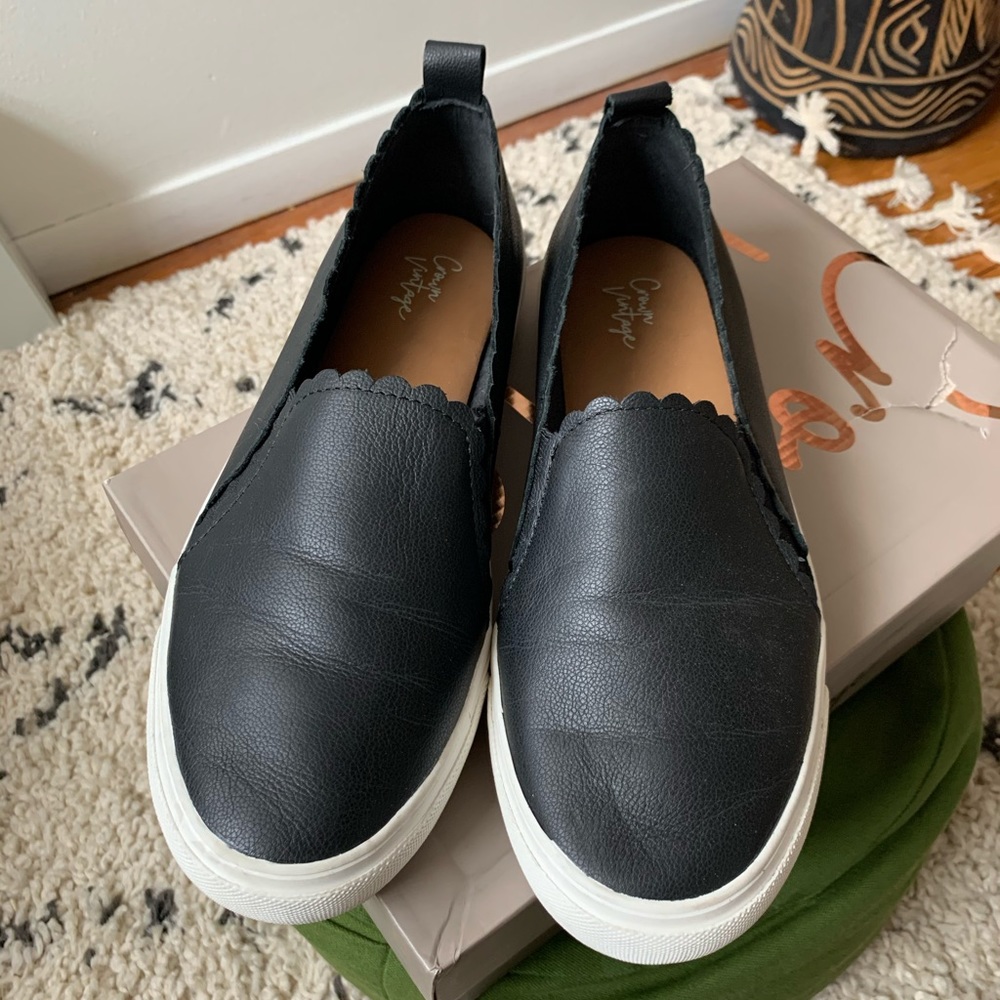 Crown Vintage Black Leather Slip-on Size 10 Comfy